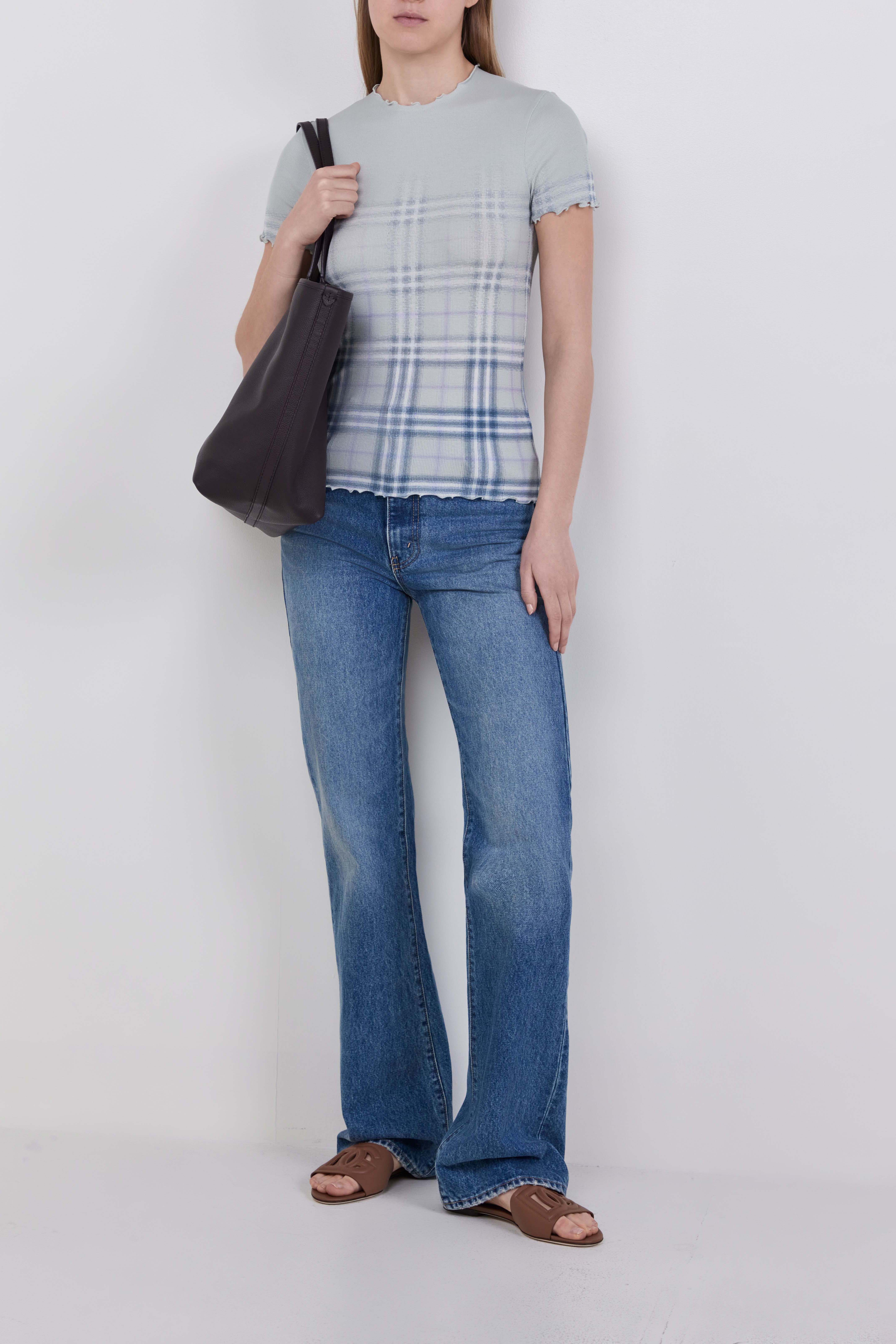 חולצת טי בגזרת סלים